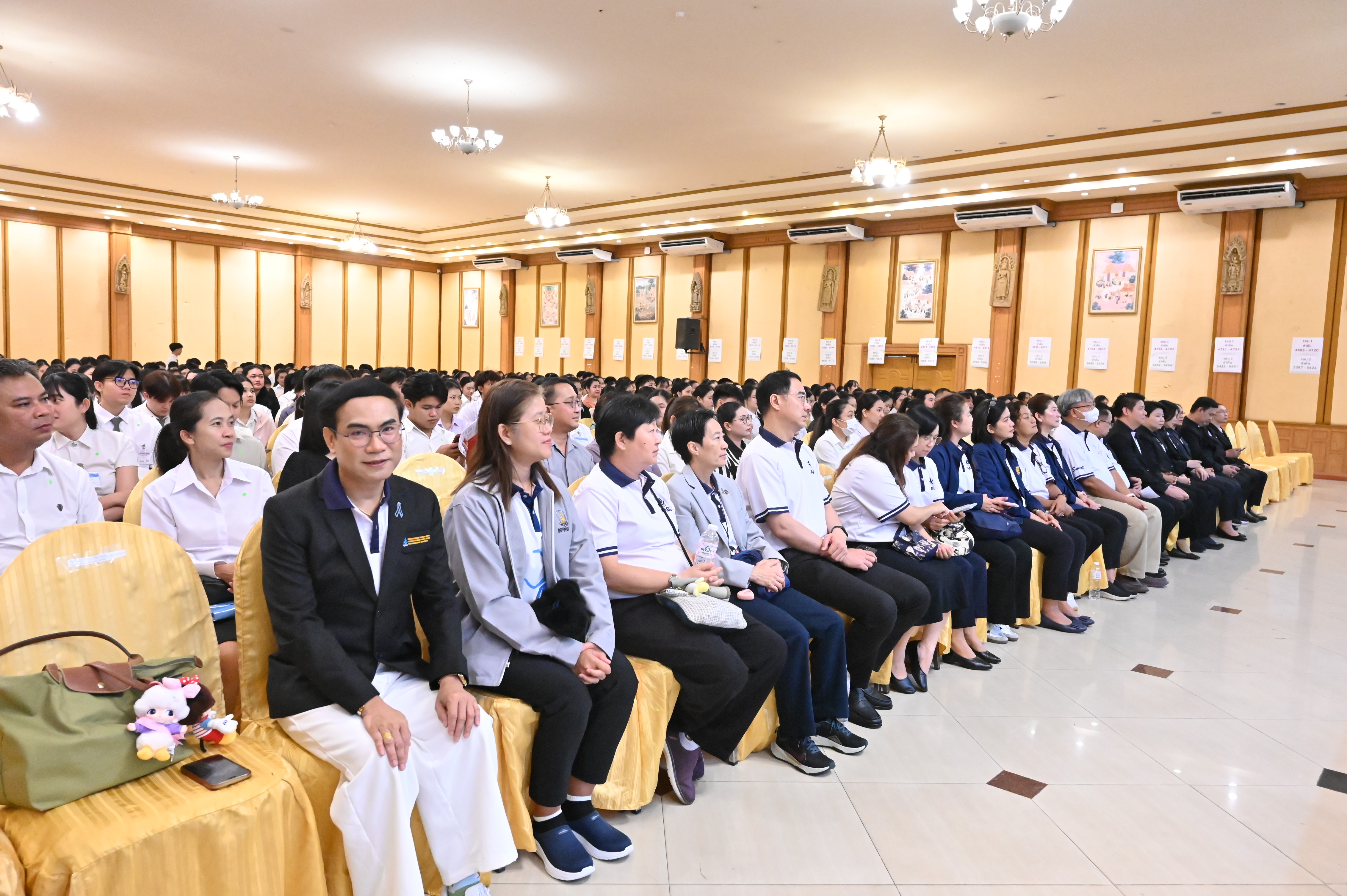 ภาพบรรยากาศการฝึกซ้อมงานรับพระราชทานปริญญาบัตร มหาวิทยาลัยมหาสารคาม ประจำปีการศึกษา 2567 (การฝึกซ้อมย่อยระดับคณะวันแรก) 