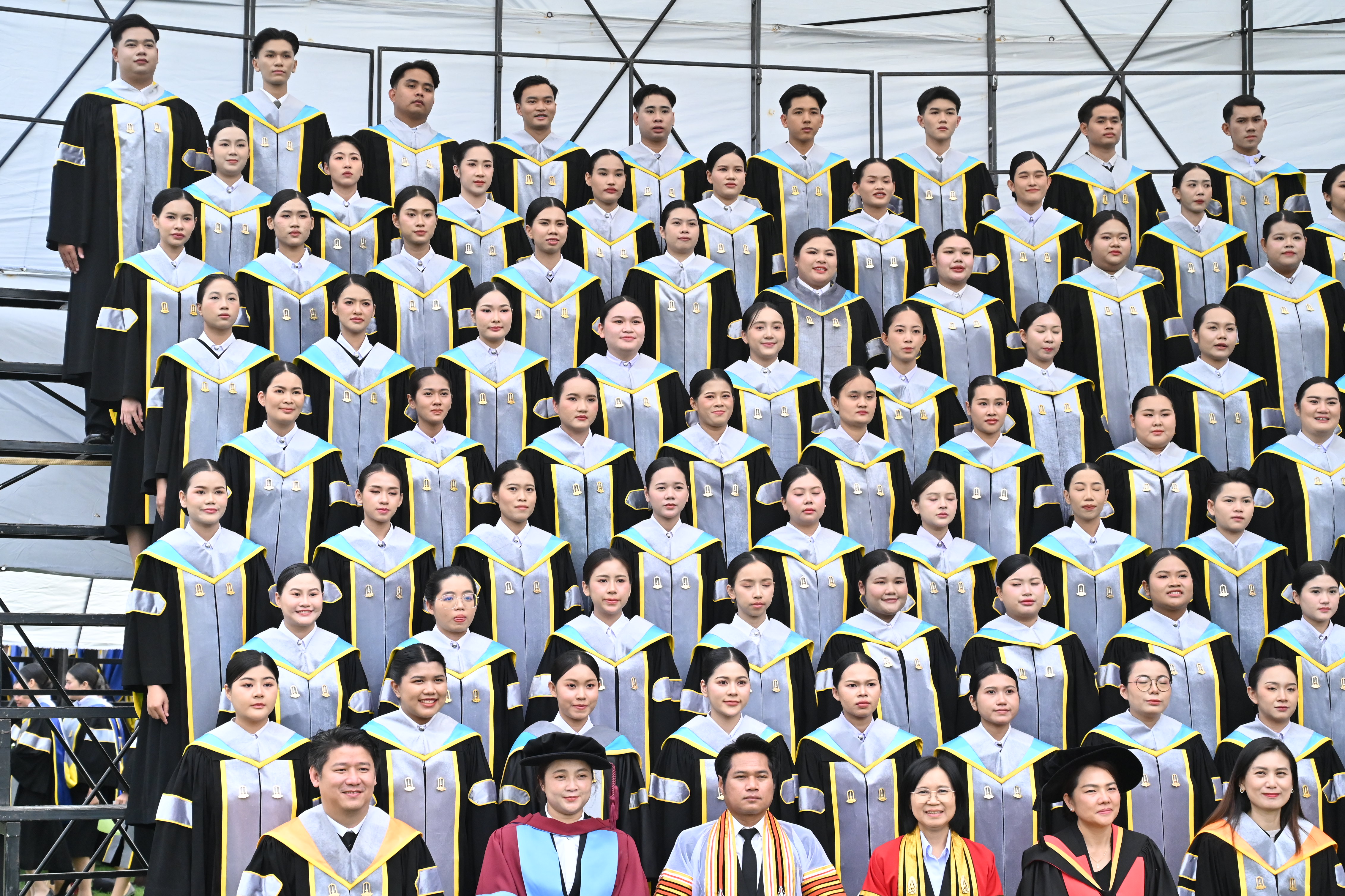 ภาพบรรยากาศการฝึกซ้อมงานรับพระราชทานปริญญาบัตร มหาวิทยาลัยมหาสารคาม ประจำปีการศึกษา 2567 (พิธีซ้อมใหญ่) 