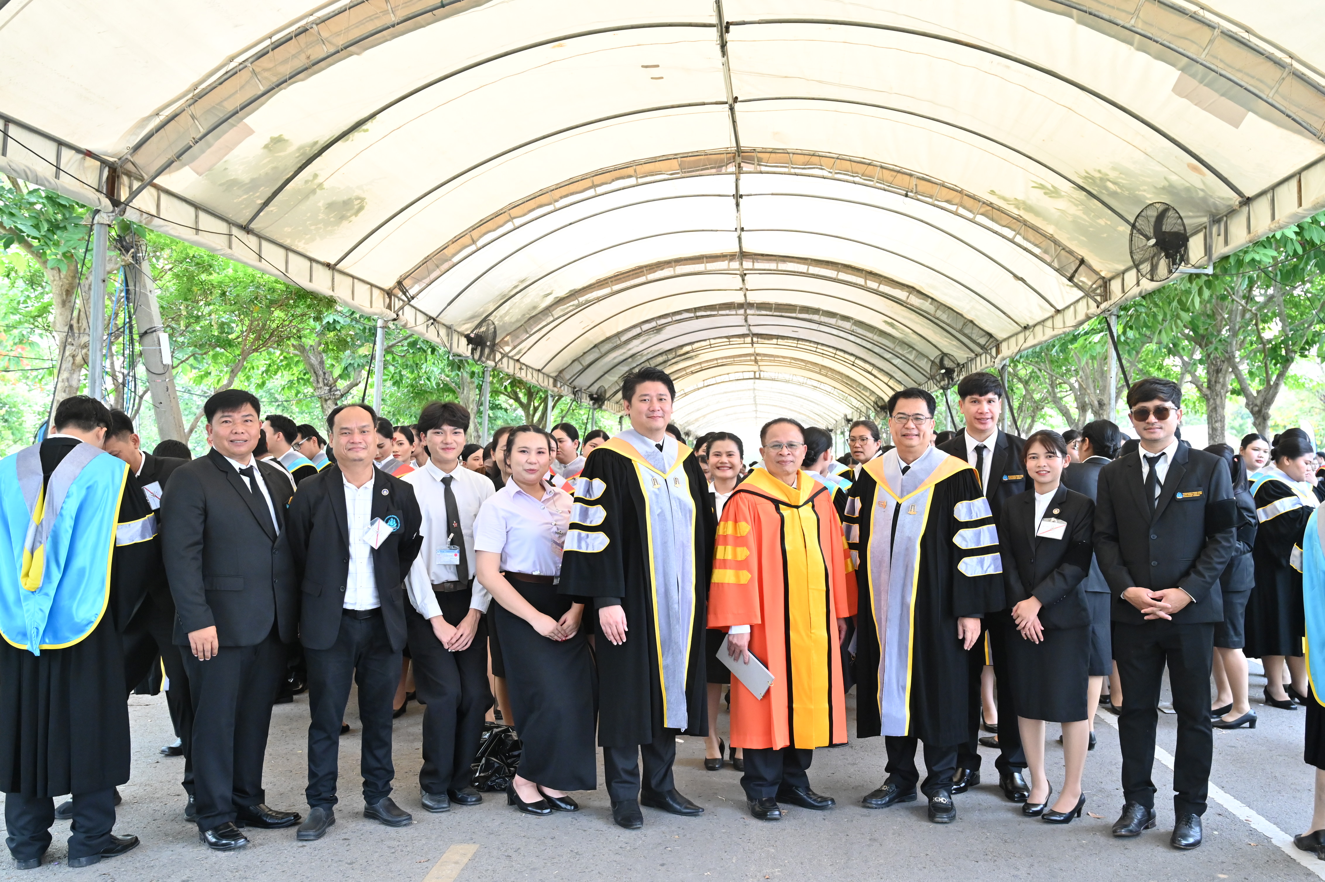 ภาพบรรยากาศการฝึกซ้อมงานรับพระราชทานปริญญาบัตร มหาวิทยาลัยมหาสารคาม ประจำปีการศึกษา 2567 (พิธีซ้อมใหญ่) 