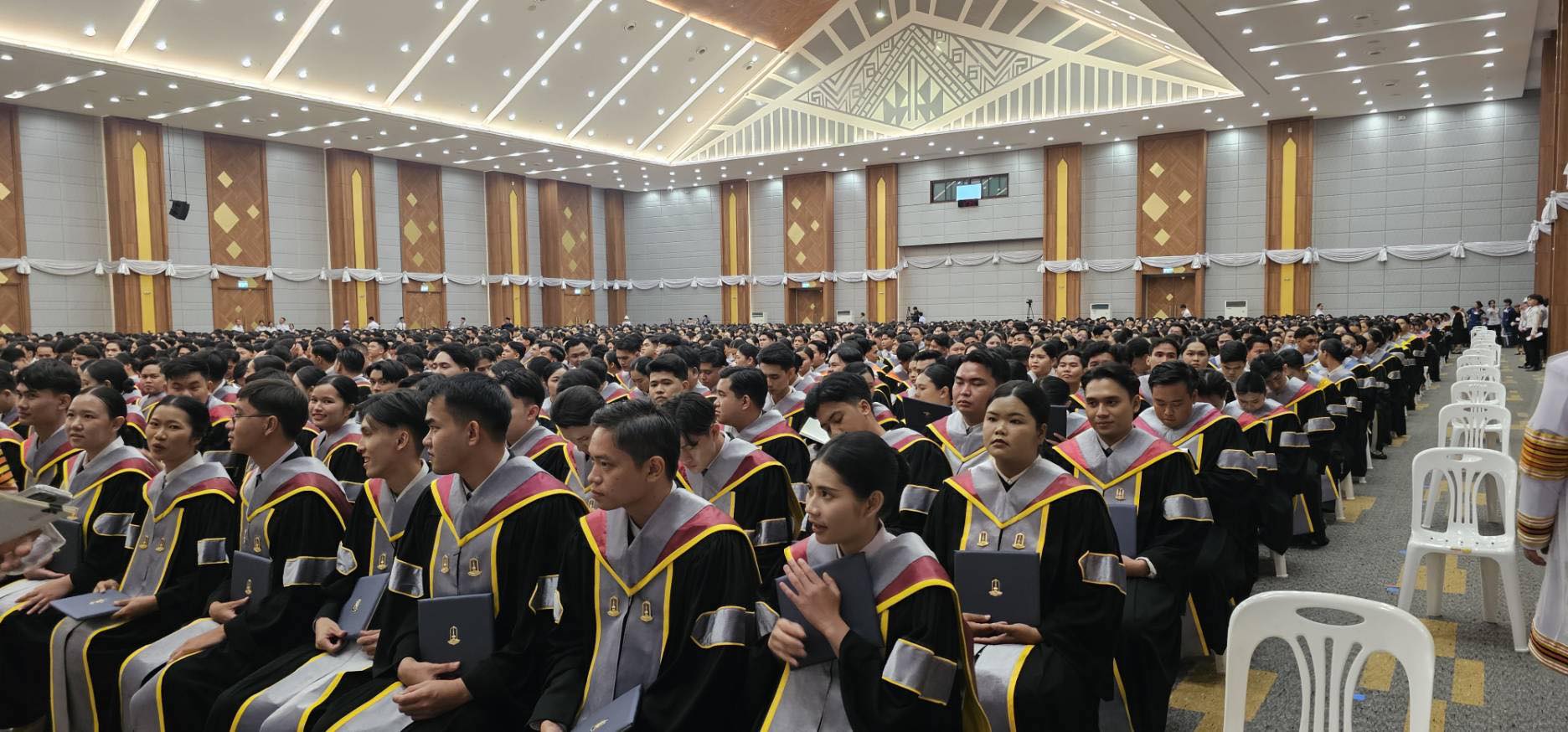 ภาพบรรยากาศพิธีพระราชทานปริญญาบัตร มหาวิทยาลัยมหาสารคาม ประจำปีการศึกษา 2567 (วันแรก)