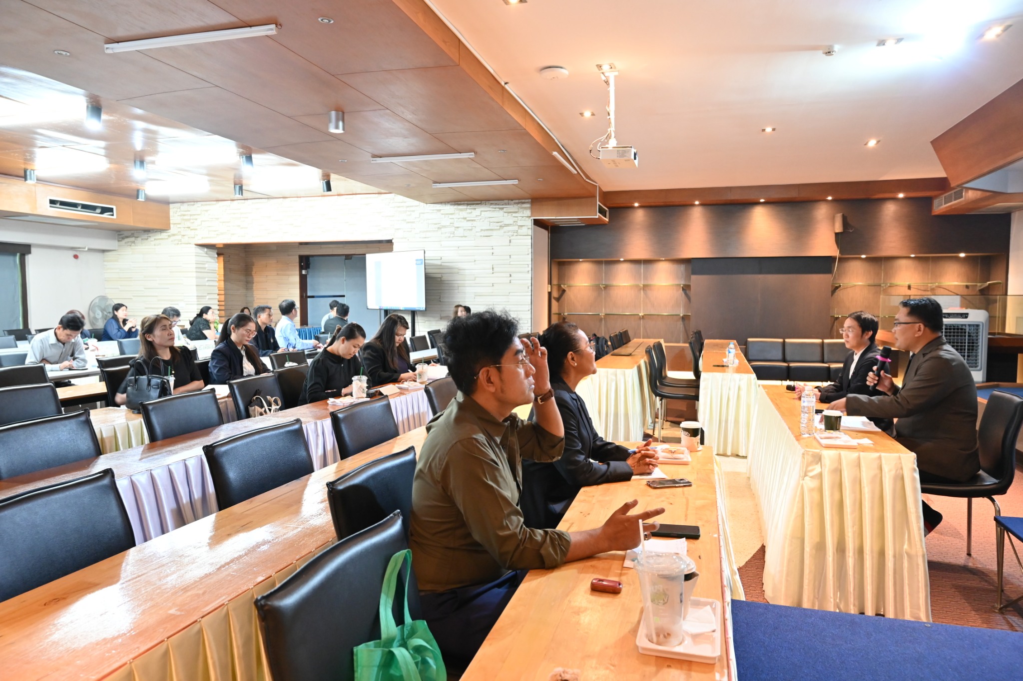 ประชุมคณะกรรมการประสานงานขับเคลื่อนงานวิจัยและบริการวิชาการ และทำนุบำรุงศิลปวัฒนธรรม มหาวิทยาลัยมหาสารคาม ครั้งที่ 3/2569