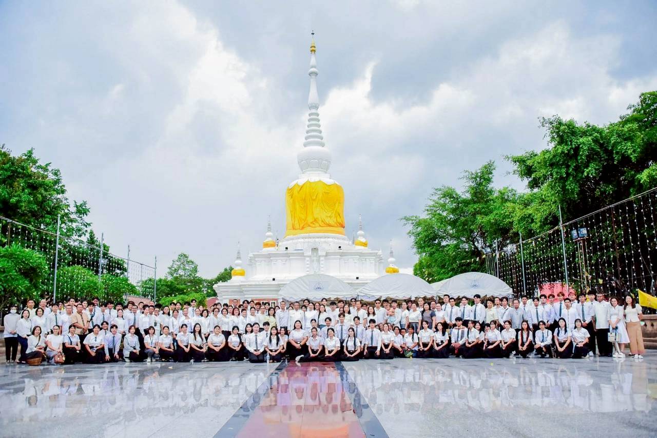 MBS ร่วมถวายผ้าห่มองค์พระธาตุนาดูน และเวียนเทียนเนื่องในวันวิสาขบูชา
