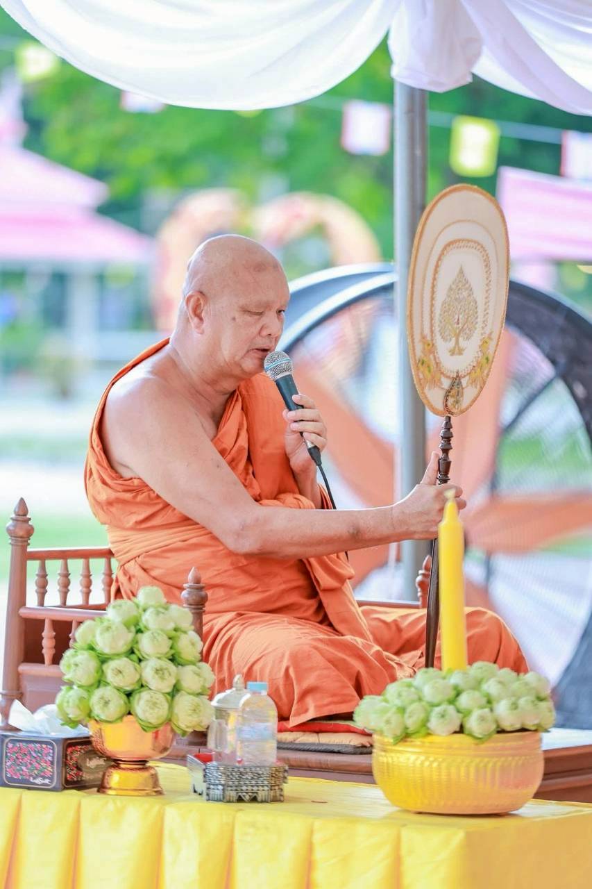 MBS ร่วมถวายผ้าห่มองค์พระธาตุนาดูน และเวียนเทียนเนื่องในวันวิสาขบูชา
